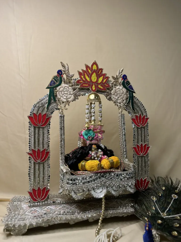 Divya Kamal Jhoola-2.webp